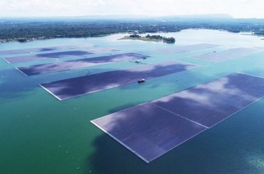 Việt Nam có tiềm năng lớn cho trang trại điện mặt trời ngoài biển