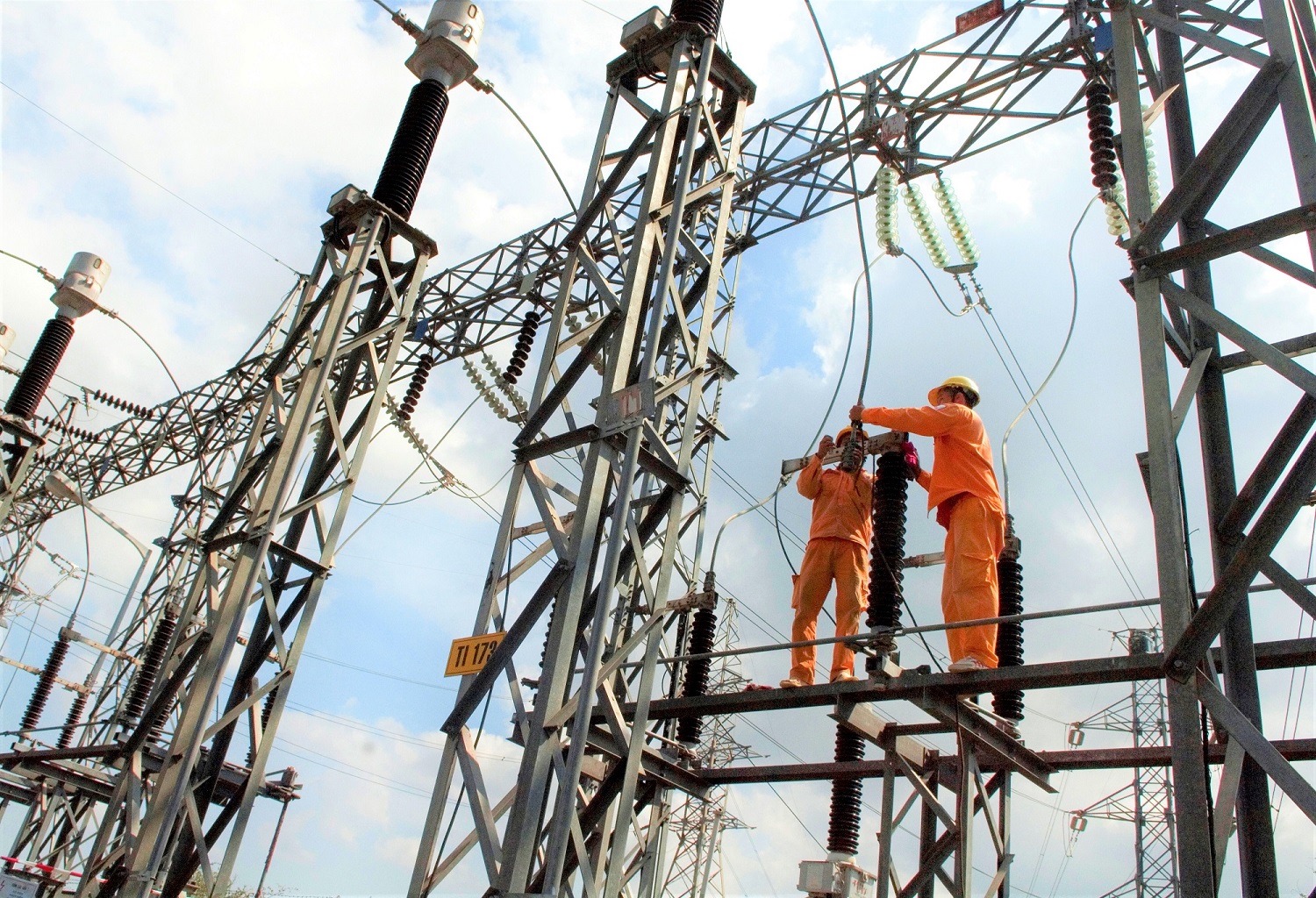 Bộ Công Thương: Việc cung cấp điện trong năm 2022 cơ bản sẽ được đảm bảo