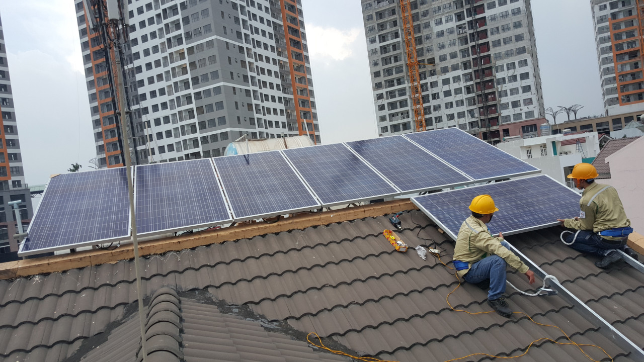 Đề xuất lắp đặt điện mặt trời mái nhà tại 157 trụ sở công tại TPHCM