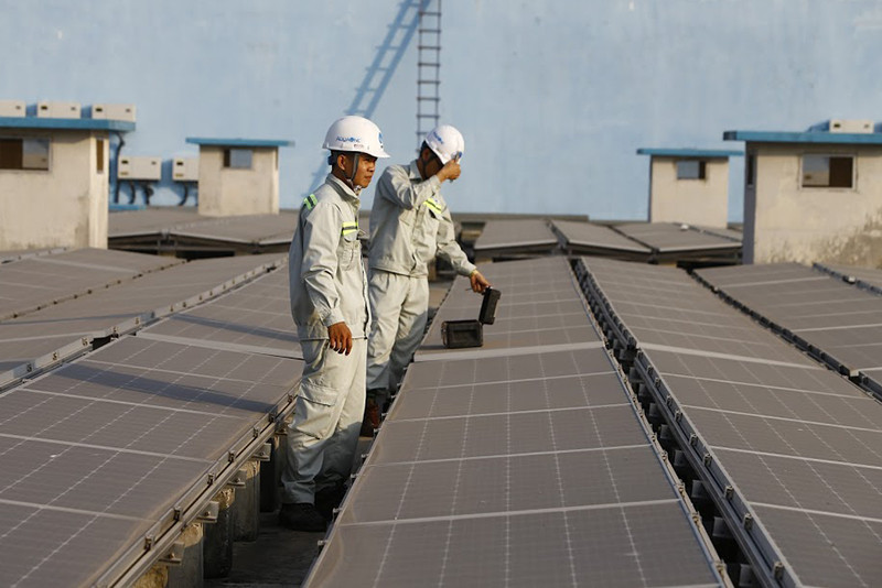 Điện mặt trời: Dự thảo 'đóng' của Bộ Công Thương và chính sách 'mở' từ Singapore