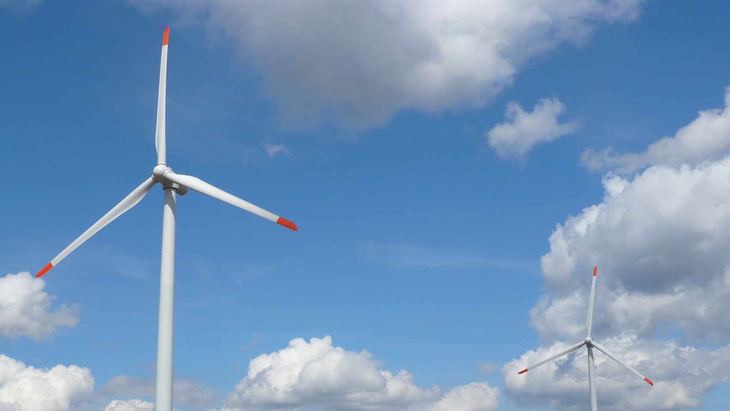 Lào ký thỏa thuận phát triển dự án điện gió công suất 1.200 MW