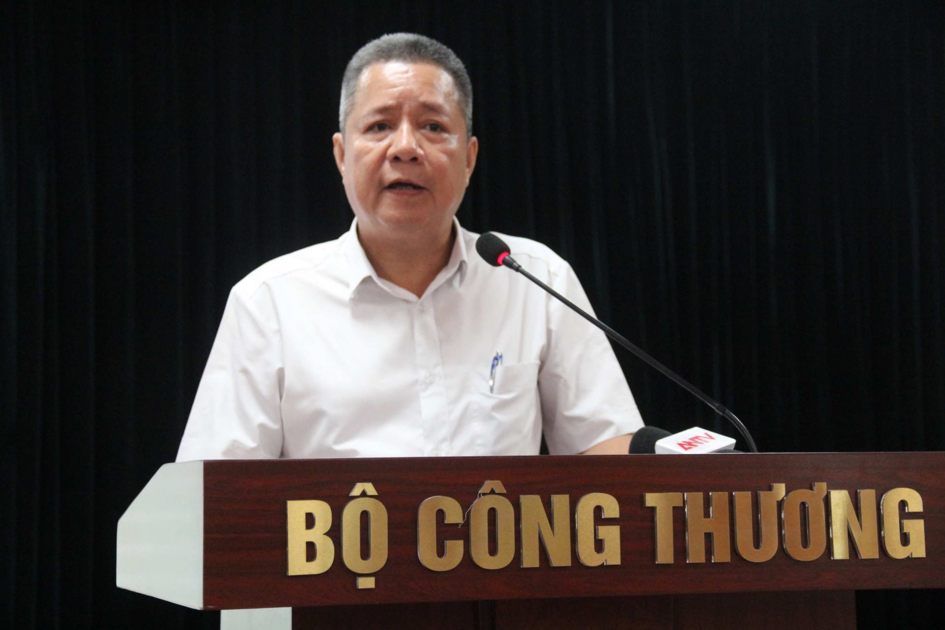 Xây dựng quy định khung giá bán điện phù hợp cho điện mặt trời