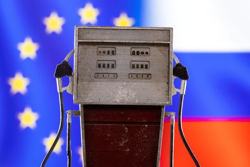 Châu Âu muốn áp dầu mỏ của Nga với giá bao nhiêu?