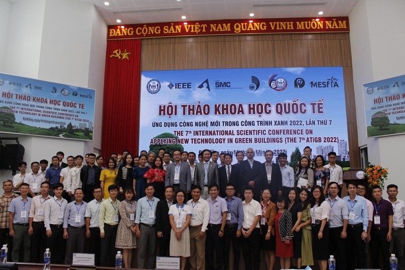 Trường đại học đề xuất giải pháp ứng dụng công nghệ mới trong công trình xanh