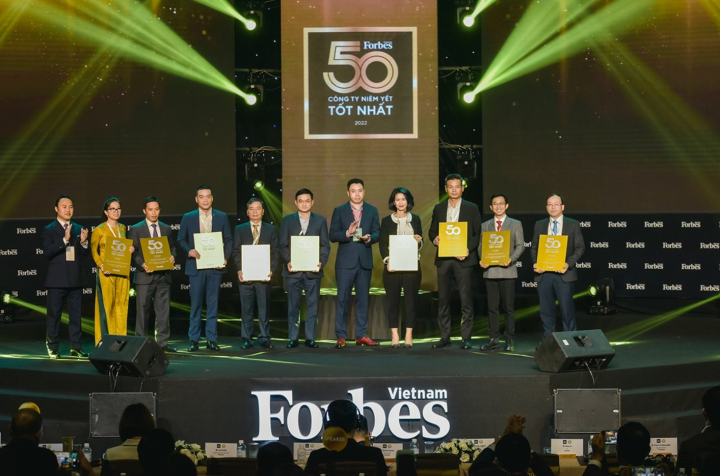Vinamilk: 10 năm liền trong Top 50 công ty niêm yết tốt nhất của Forbes Việt Nam