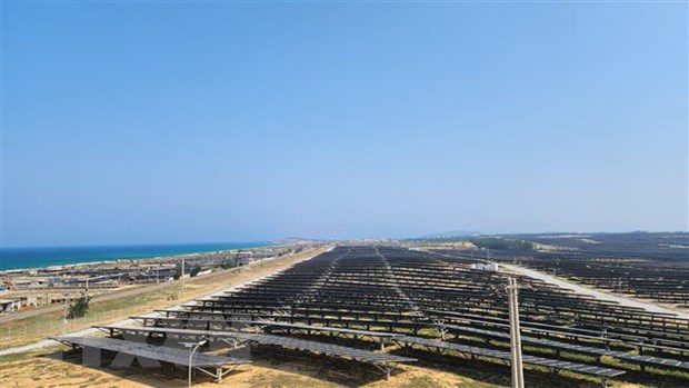 Doanh nghiệp điện mặt trời đề xuất gỡ khó cho dự án điện chuyển tiếp