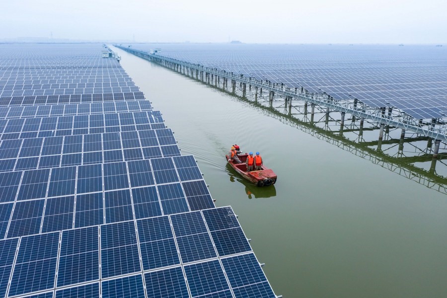 Nghịch lý khi Trung Quốc thúc đẩy năng lượng sạch