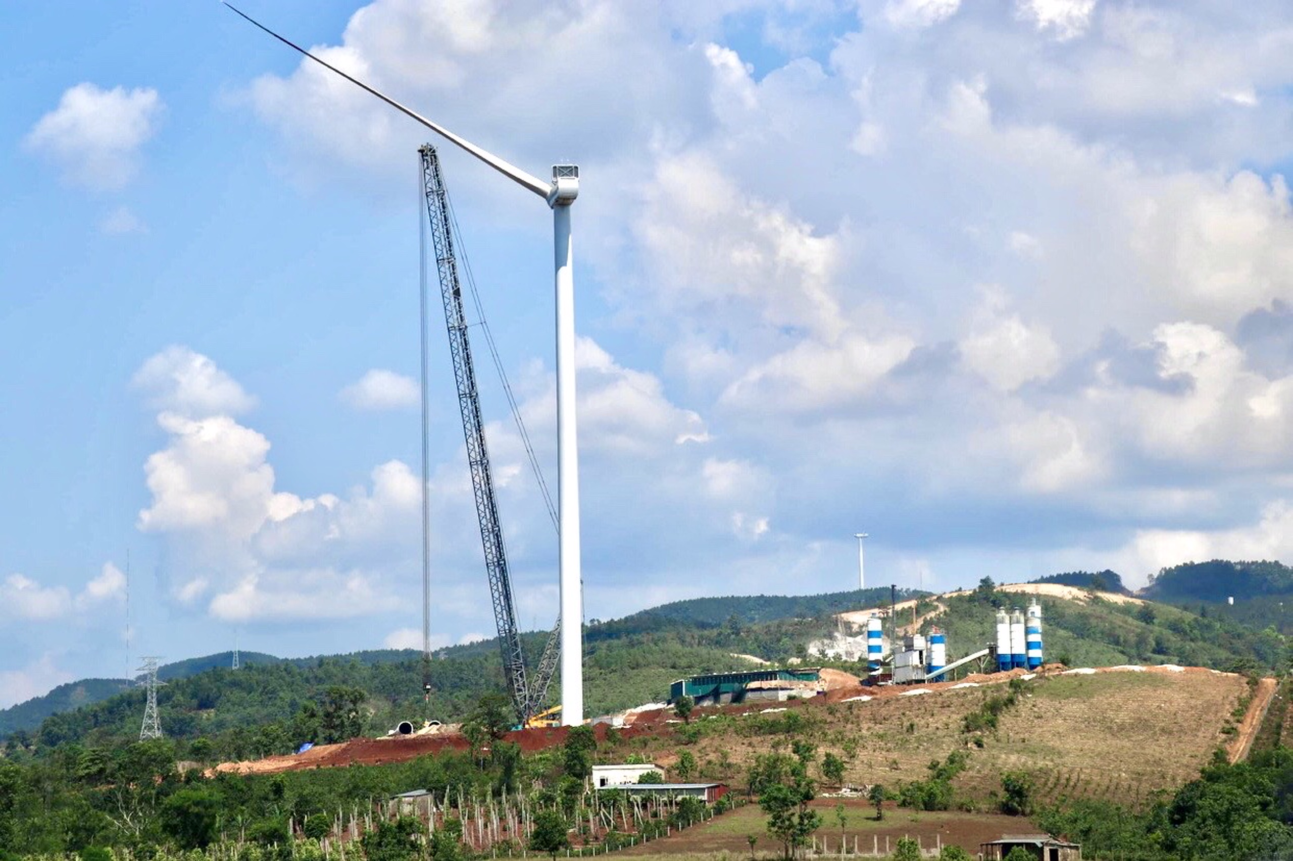 Tạo điều kiện cho các dự án điện gió tại Quảng Trị đẩy nhanh tiến độ