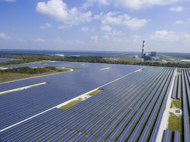 Pin năng lượng mặt trời lớn nhất thế giới