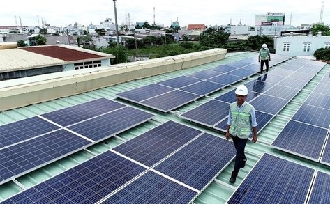 'Tầm nhìn gần' của chính sách ưu đãi điện mặt trời áp mái