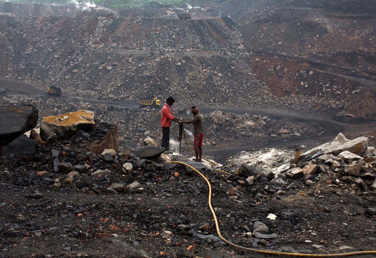Khủng hoảng than ở Ấn Độ bùng phát khi nhu cầu điện tăng cao