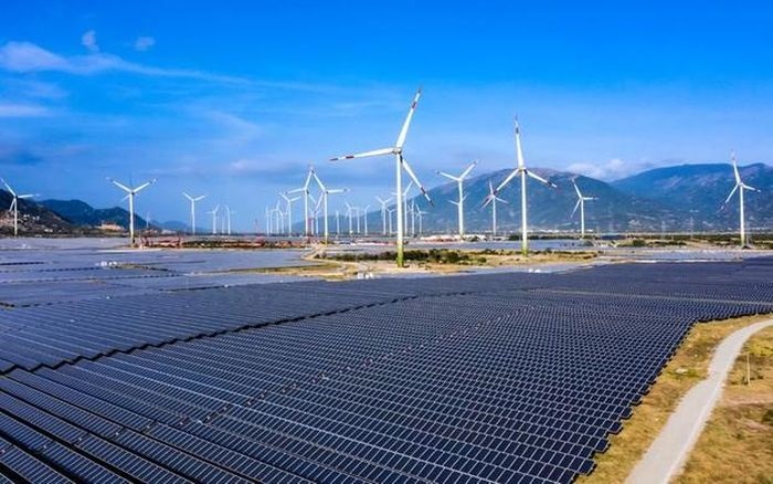 Đến 2030, Việt Nam hình thành 2 trung tâm công nghiệp, dịch vụ năng lượng tái tạo liên vùng